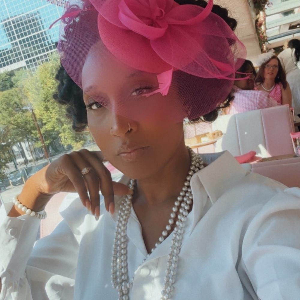 Elegant Pink Fascinator with Veil